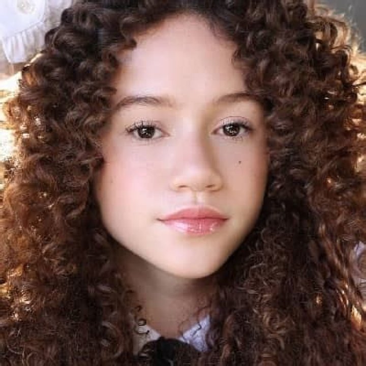 Chloe Coleman's Bio, Wiki, Age, Height, Education, Dating, Family and Net Worth