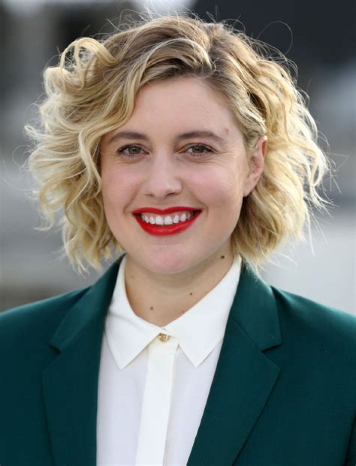 Greta Gerwig Biography, Awards and Nominations, Age, Height, Net Worth