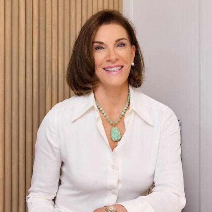 Hilary Farr Bio (Wiki) ·