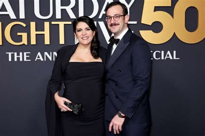 Is Cecily Strong married and pregnant?Who is the partner, boyfriend or husband?