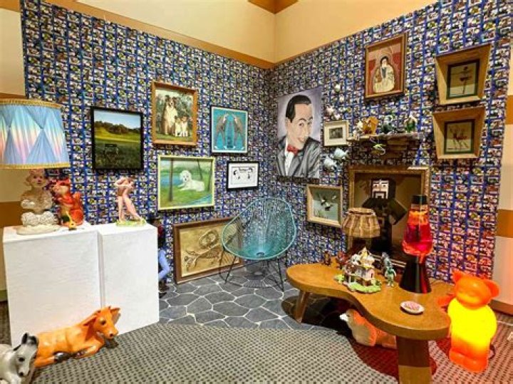 Paul Reubens' Family Life Explored