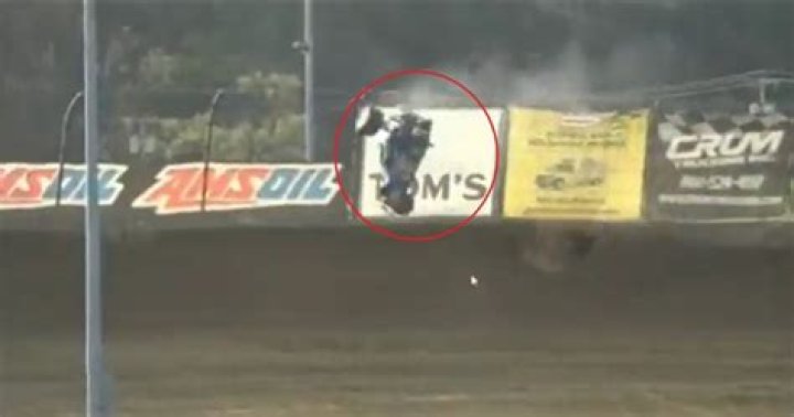 Sprint car racer Justin Owen, 26, dies in car crash during race