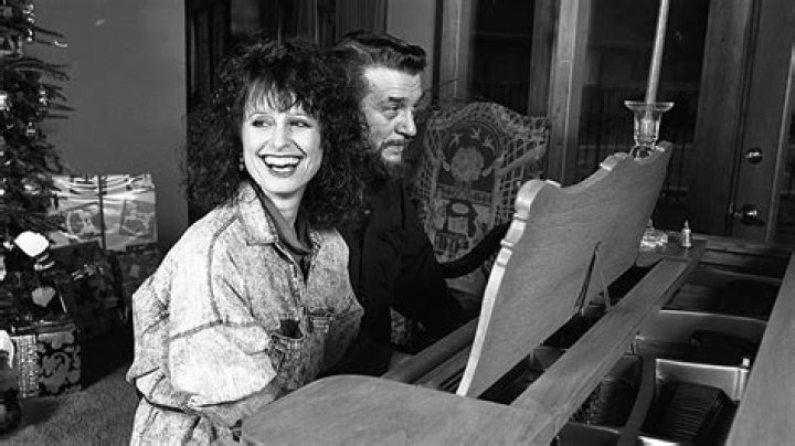 This Is How Many Times Waylon Jennings Was Married ·