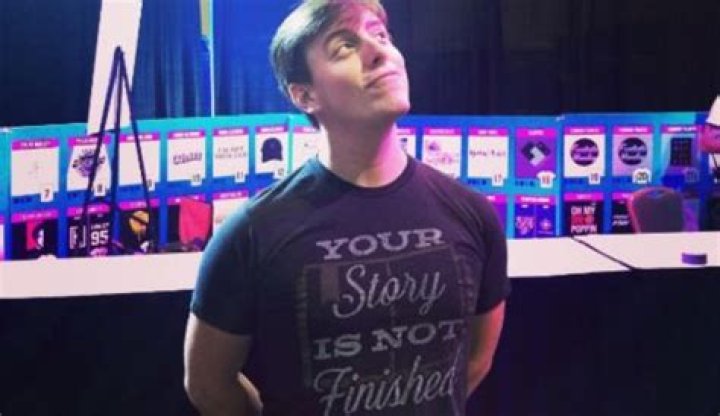Thomas Sanders – Bio, Age, Height, Is He Gay?His Boyfriend Net Worth (Income and Earnings)