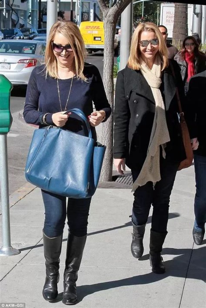 Unveiling The World Of Lisa Kudrow's Sister: Discoveries And Insights