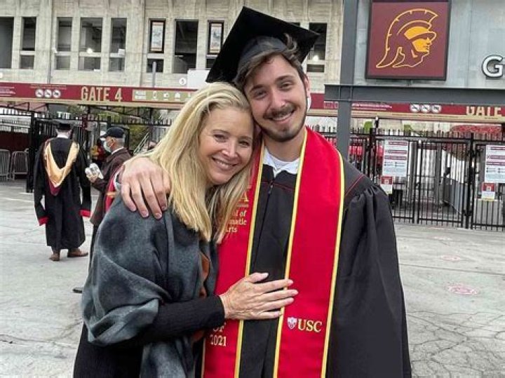 Who Is Lisa Kudrow S Son Julian Murray