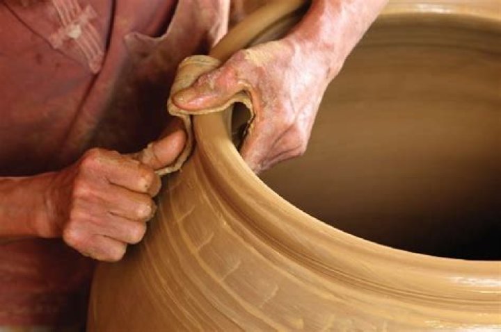 Your Guide To The Traditional Earthenware Vessel